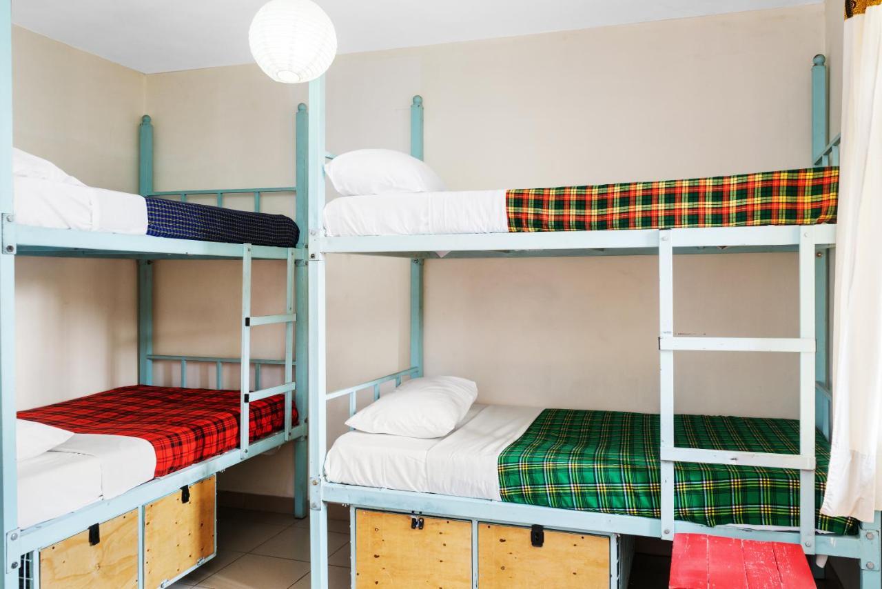Bushpig Backpackers Hostel Kampala Bagian luar foto