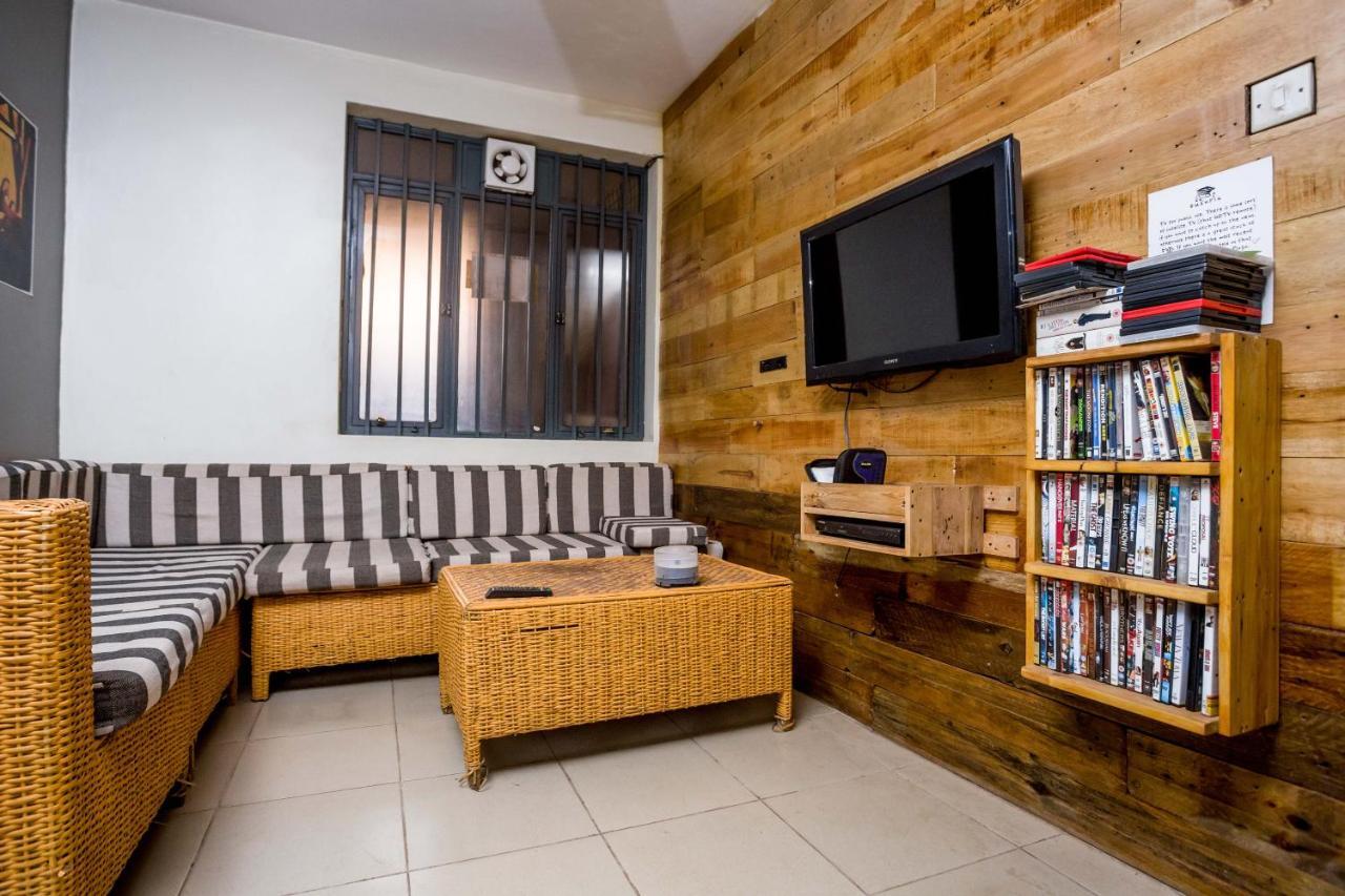 Bushpig Backpackers Hostel Kampala Bagian luar foto